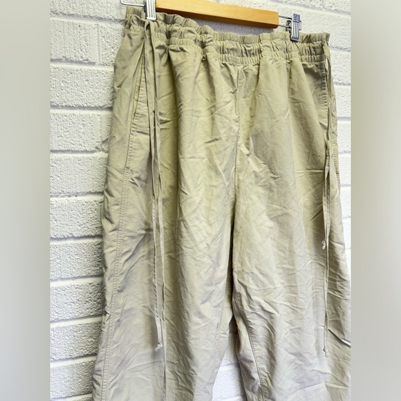 Urban Outfitters BDG Cargo Baggy Pants Beige Parachute Drawstrings XL - Picture 3 of 9